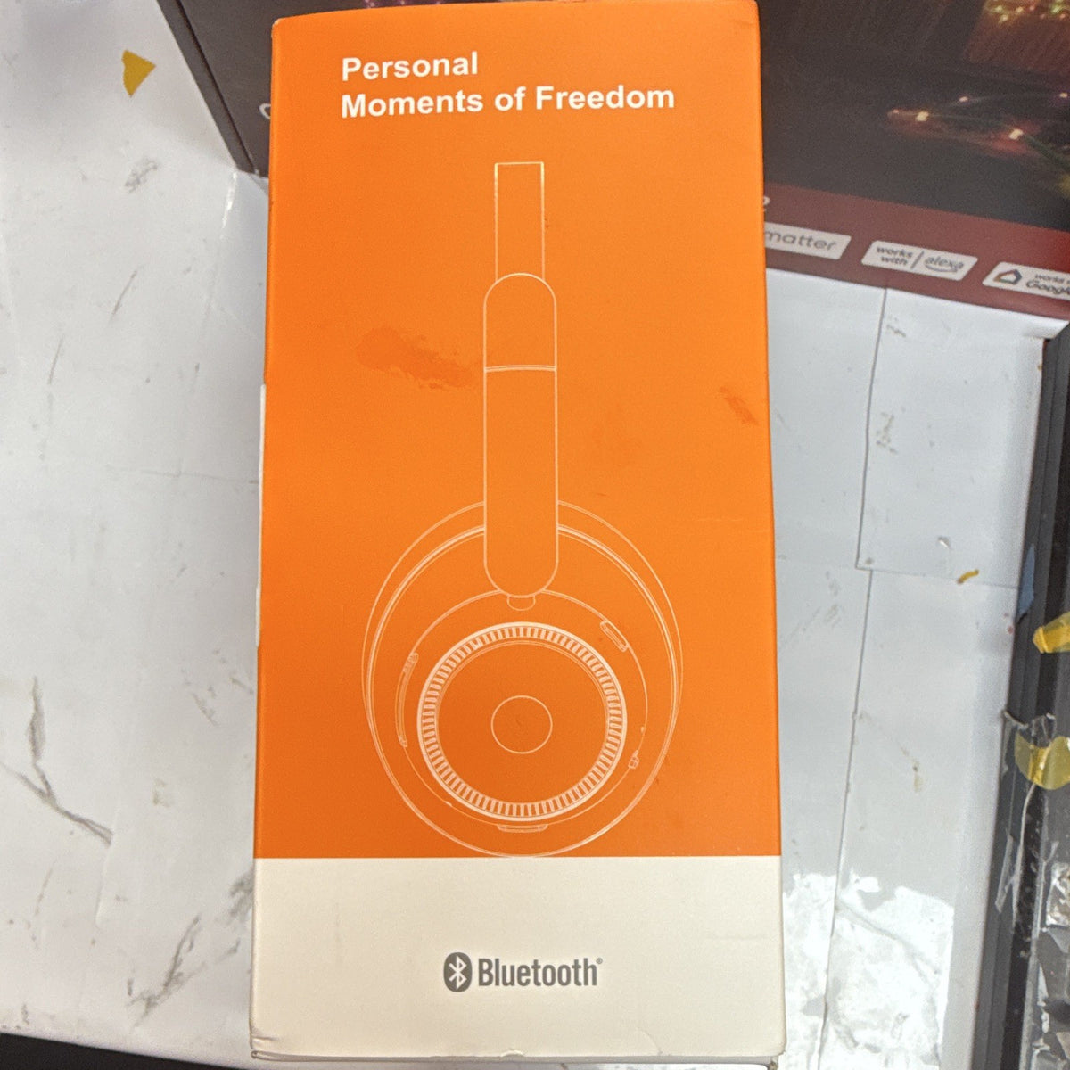 LEVN LE-HS018 Bluetooth Headphones w/ Transmitter Charging Dock