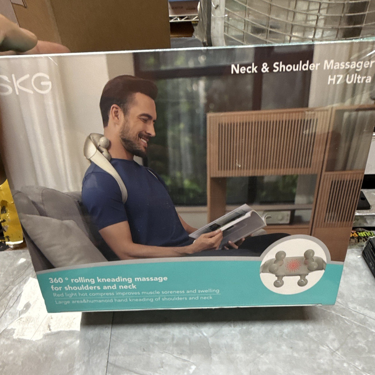 SKG H7 Ultra Neck & Shoulder Massager Heated Hands-Free Kneading Rolling Gold